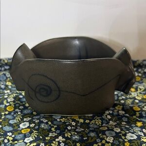 Hilborn pottery pinch bowl brownish/green